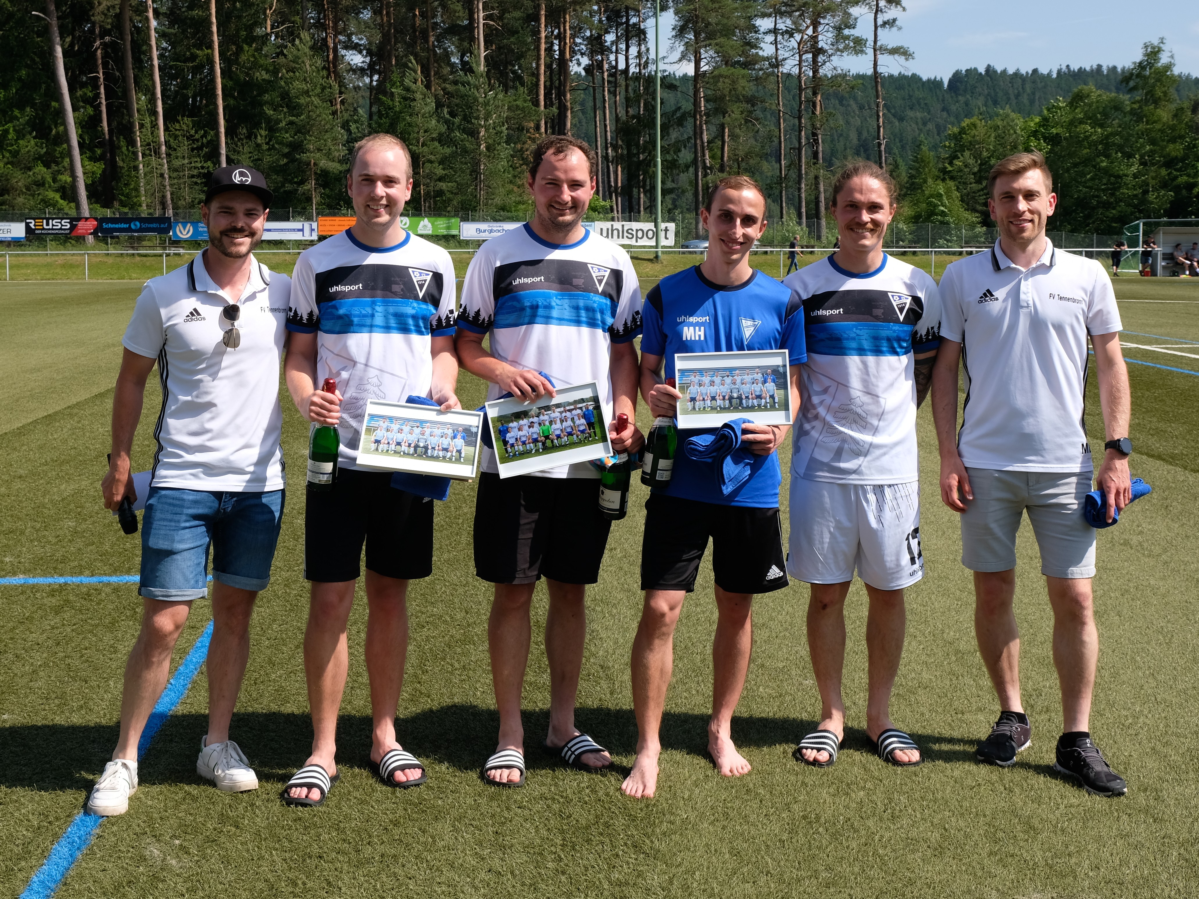 Ehrungen und Verabschiedungen bei den Aktiven des FV Tennenbronn Ehrungen und Verabschiedungen bei den Aktiven des FV Tennenbronn